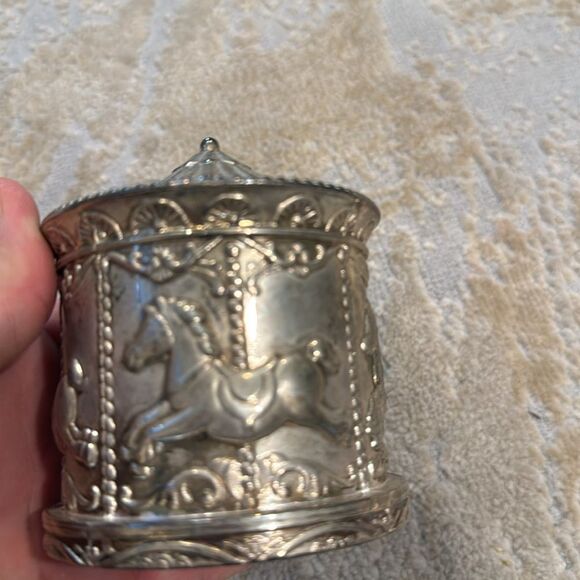 VINTAGE SILVER PLATE MONEY BOX CAROUSEL DESIGN GUC can use some cleaning - Picture 3 of 7